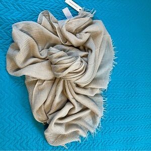 BANANA REPUBLIC Elegant Cream Women's Scarf, made in Italy